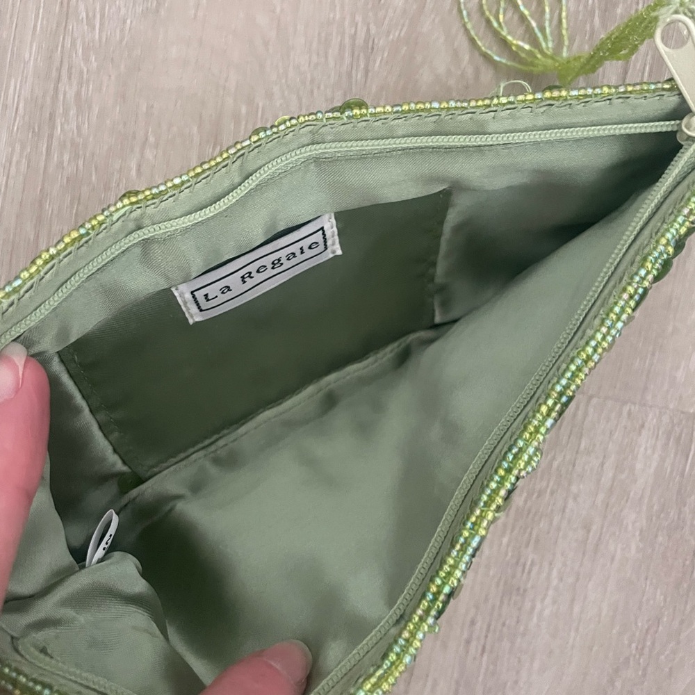 La Regale Green Sequin Wristlet Clutch - Picture 3 of 6